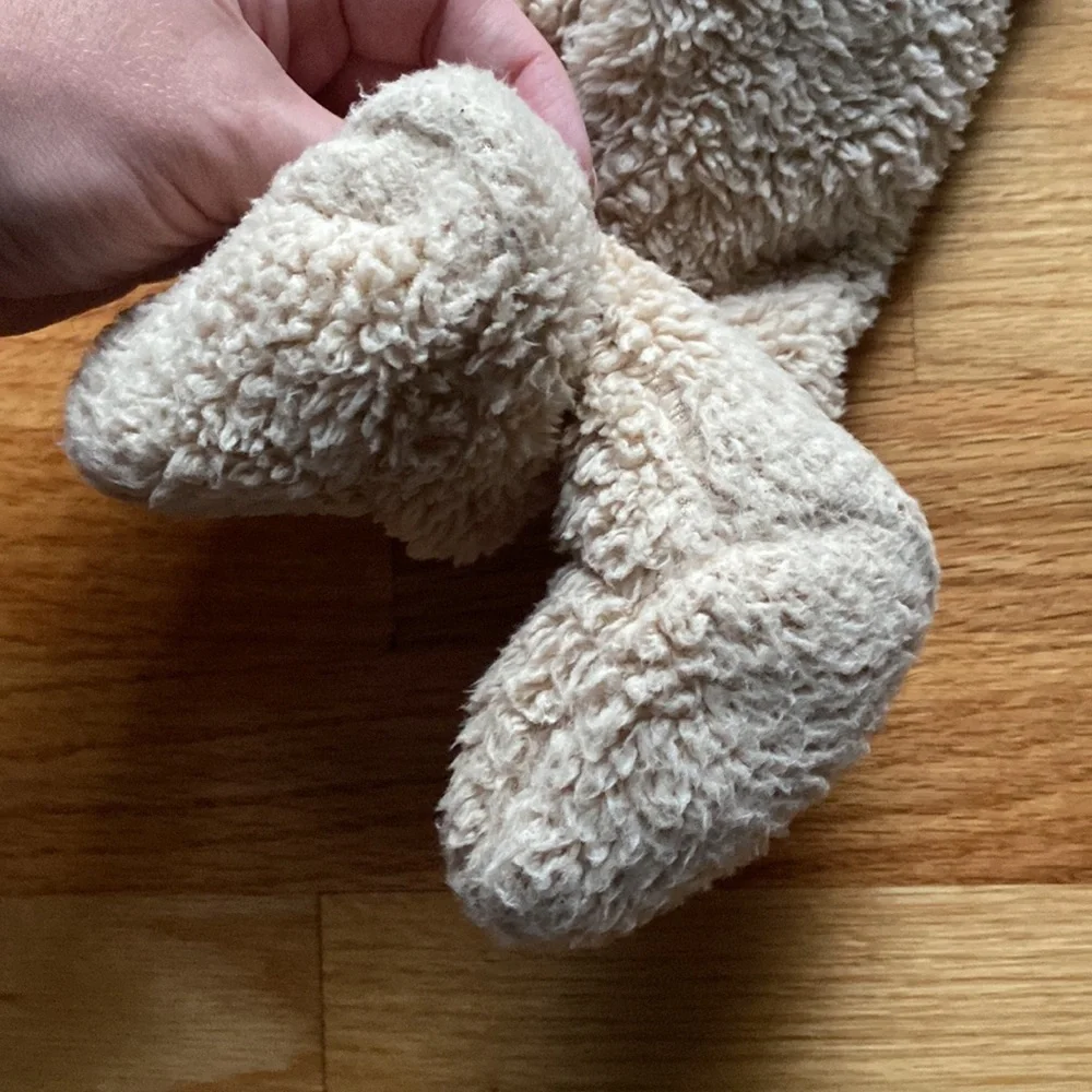 Old Navy Fuzzy Bear Baby Bunting‎ Snowsuit Warm Winter 3-6 months